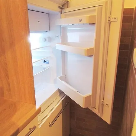 Center Studio Apartment *