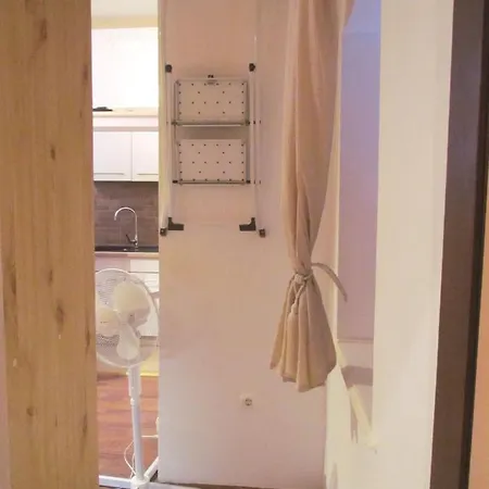 Center Studio Apartment *